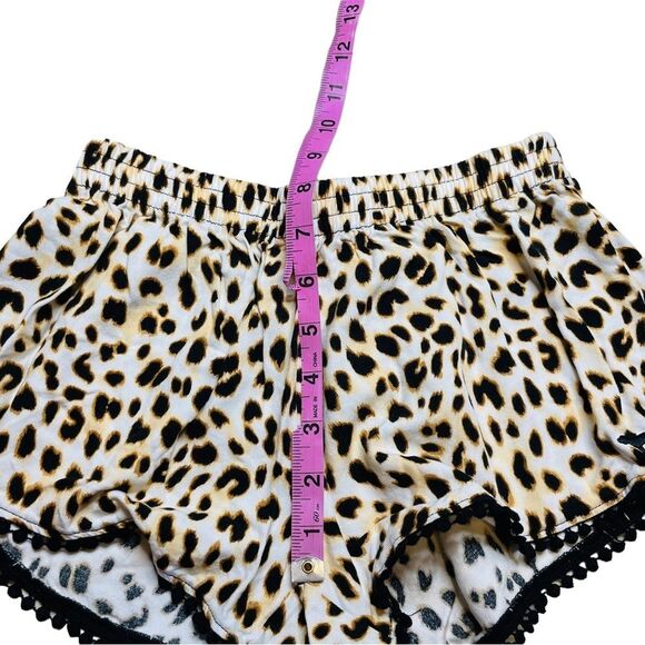 10/$25🦋 VS PINK Black & Tan Leopard Print Tasseled Shorts - Size XS - Picture 9 of 11